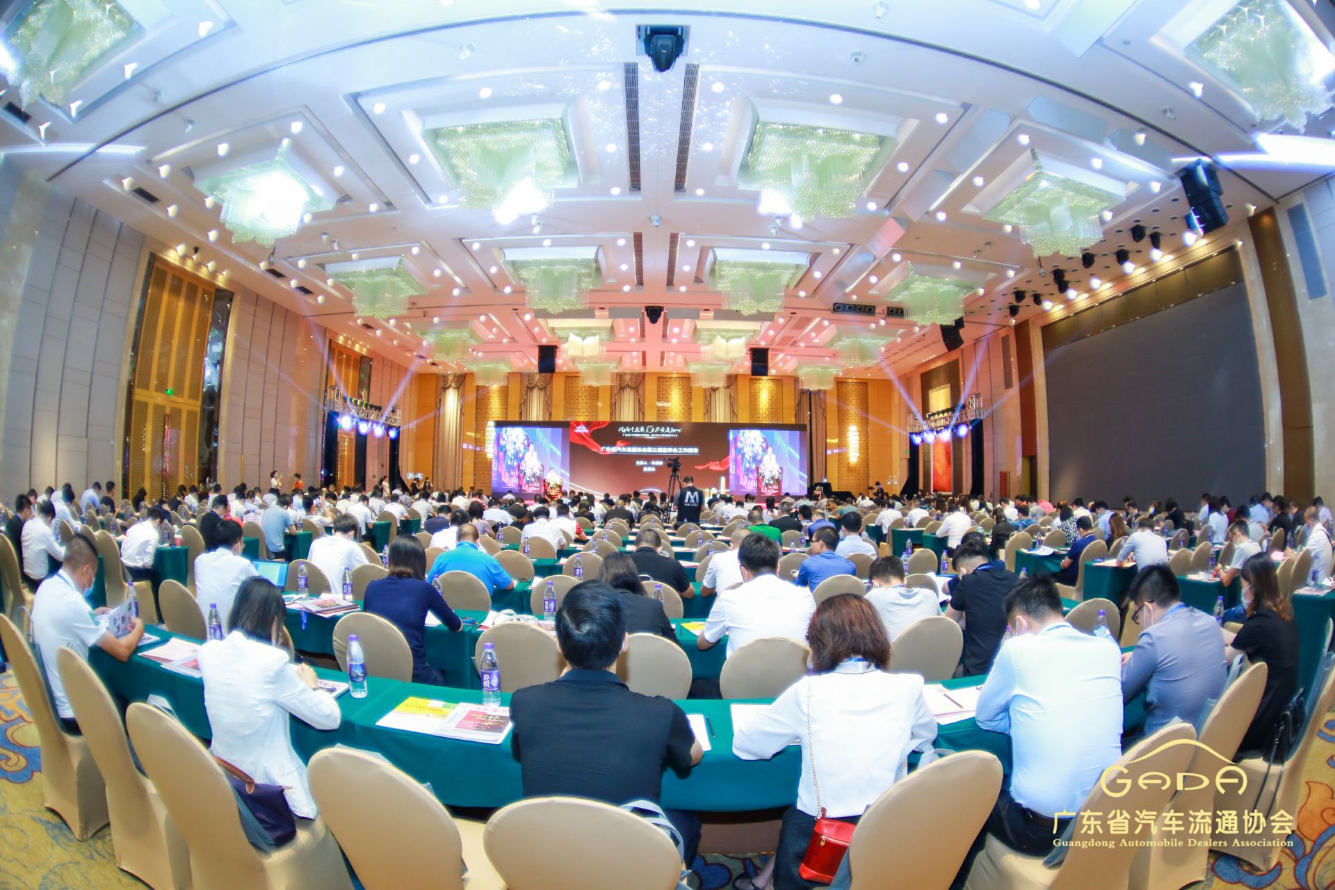 喜报丨星空网页版登录入口-星空(中国)“包揽”省汽车流通行业颁奖礼53项大奖(图1)