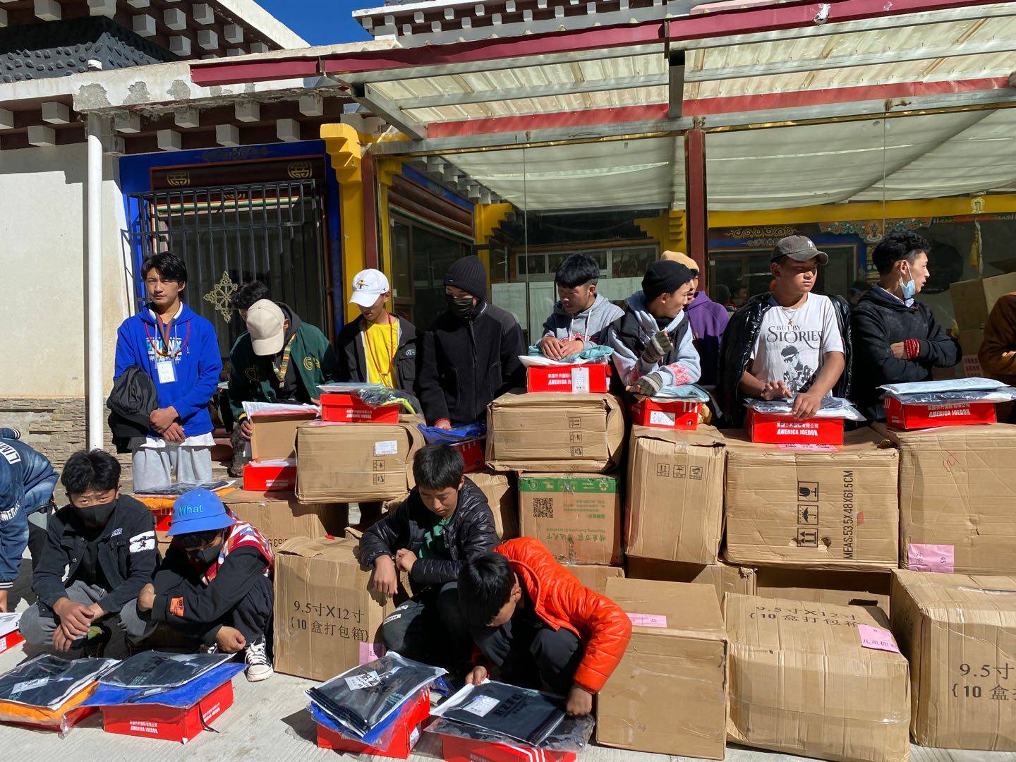 星空网页版登录入口-星空(中国)公益回顾丨家国同欢月同圆 温暖满载甘孜州(图7)