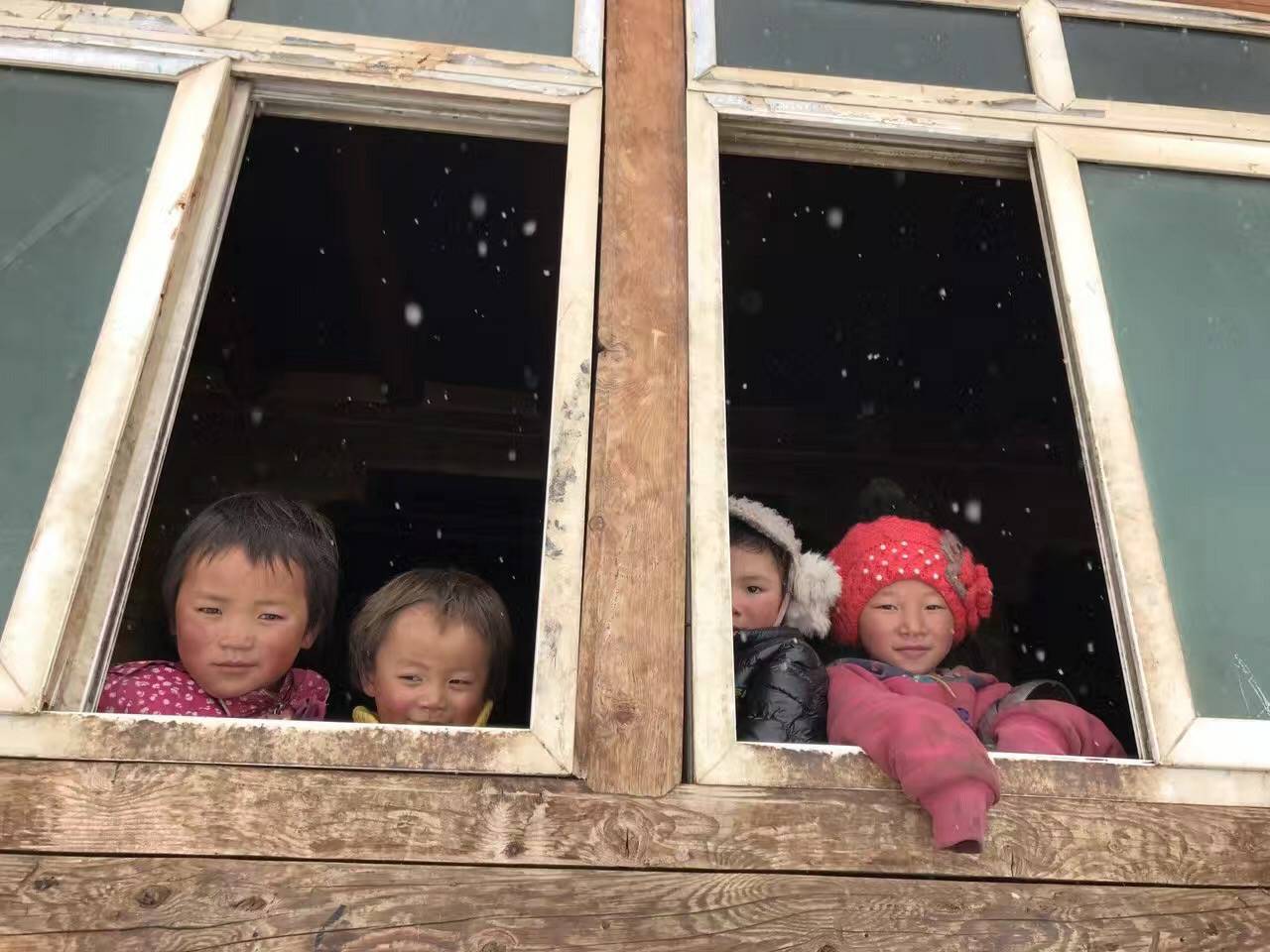 星空网页版登录入口-星空(中国)公益回顾丨家国同欢月同圆 温暖满载甘孜州(图9)