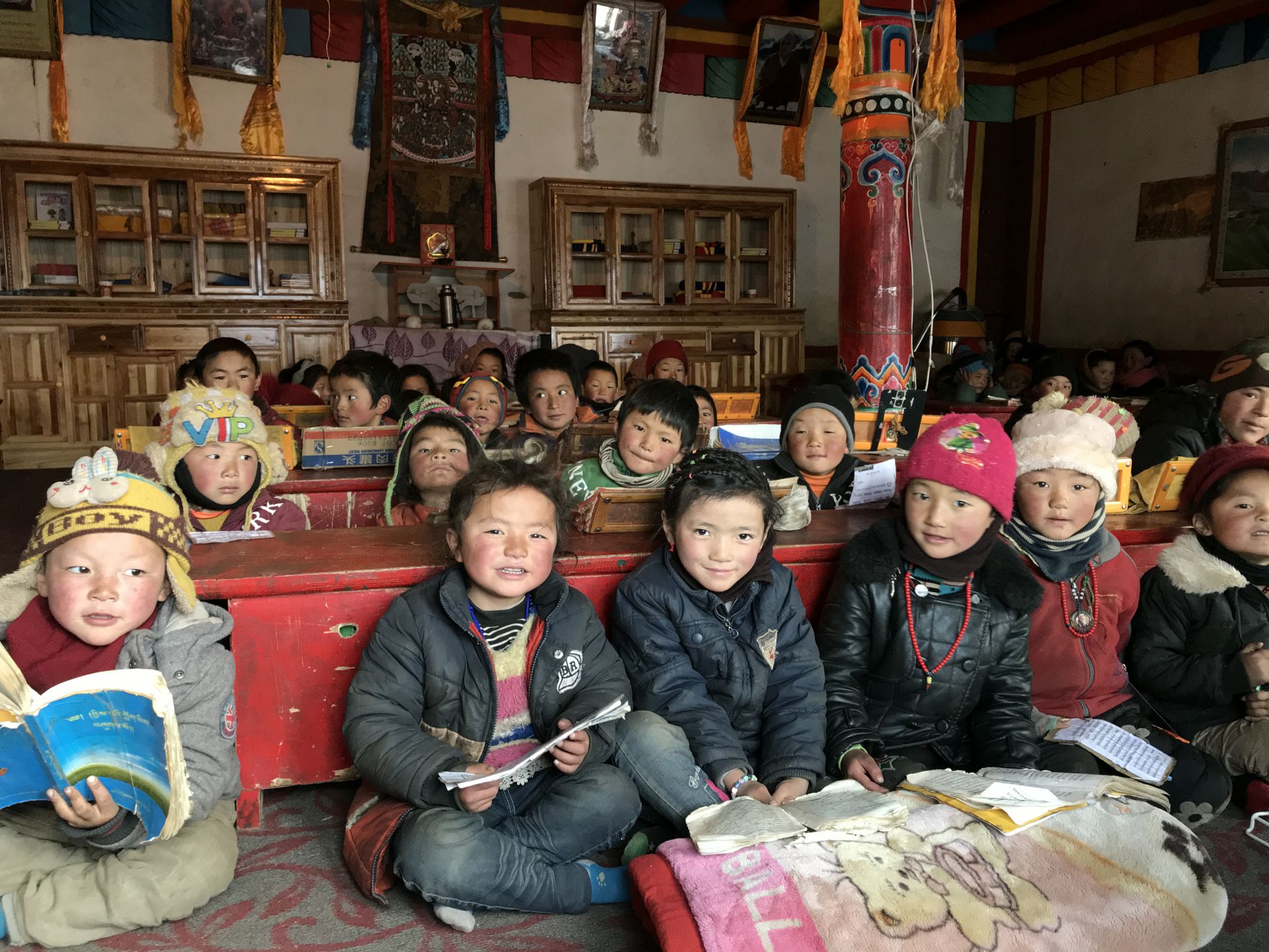 星空网页版登录入口-星空(中国)公益回顾丨家国同欢月同圆 温暖满载甘孜州(图11)